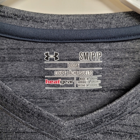 Under Armour Grey Heat Gear Loose Fit Athletic T- Shirt - Picture 3 of 9